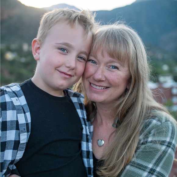 Wife & Husband Team - Posh Ambassador II - Picture 2 of 9